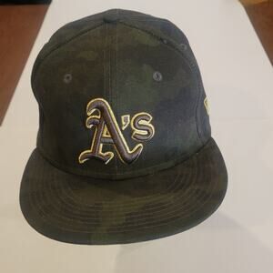 New Era Oakland A's Salute to Service 59FIFTY fitted 7 1/2 dark camo pattern